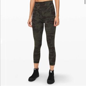 lululemon align pant 25” size 4 in camo(ICMG)
